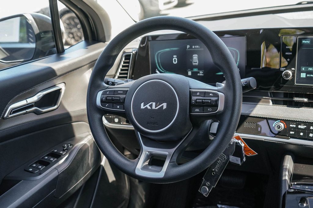 Thumbnail: 2025 Kia Sportage - 8