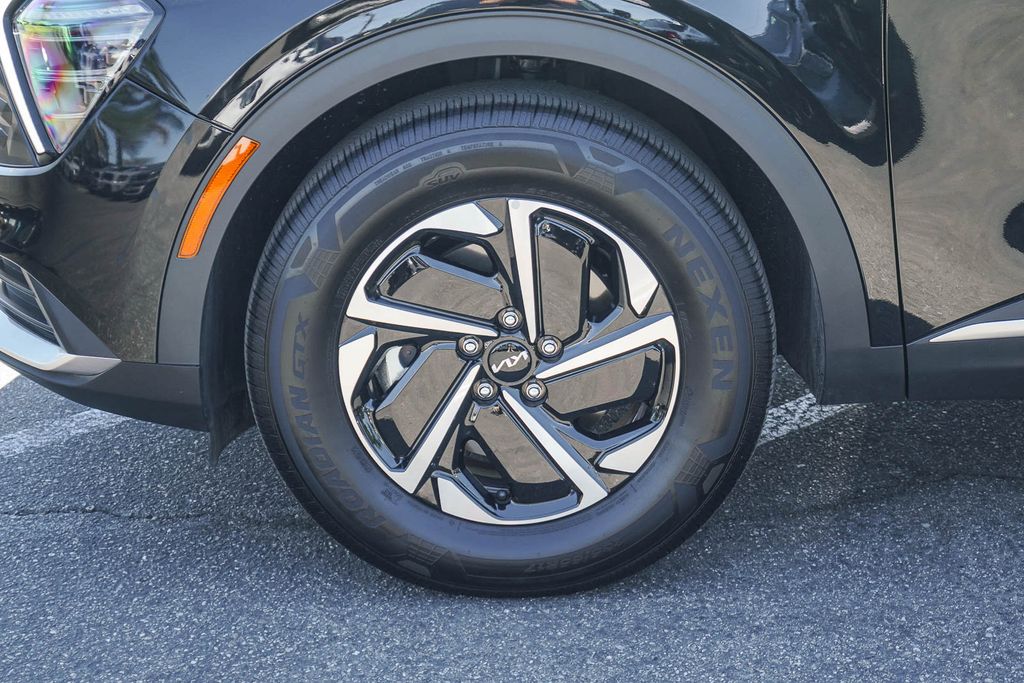 Thumbnail: 2025 Kia Sportage - 21