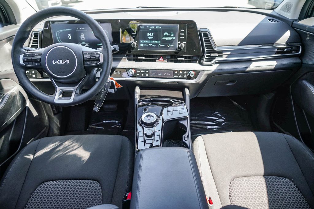 Thumbnail: 2025 Kia Sportage - 2