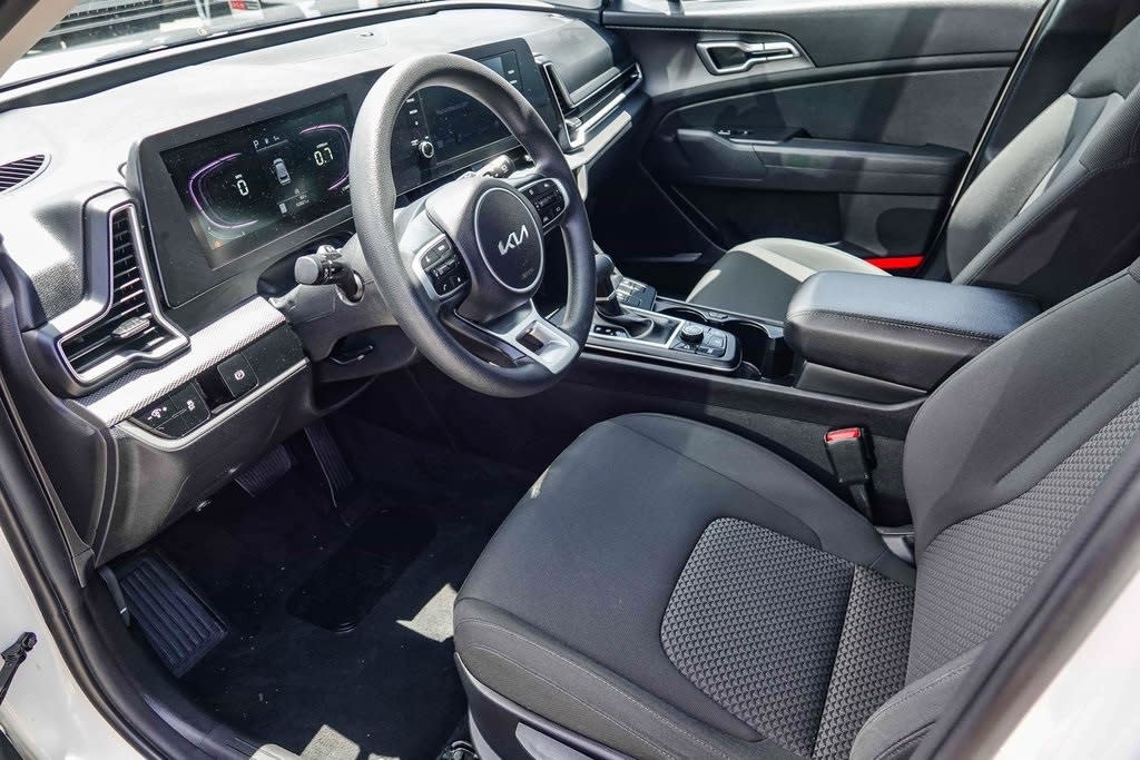 Thumbnail: 2023 Kia Sportage - 9