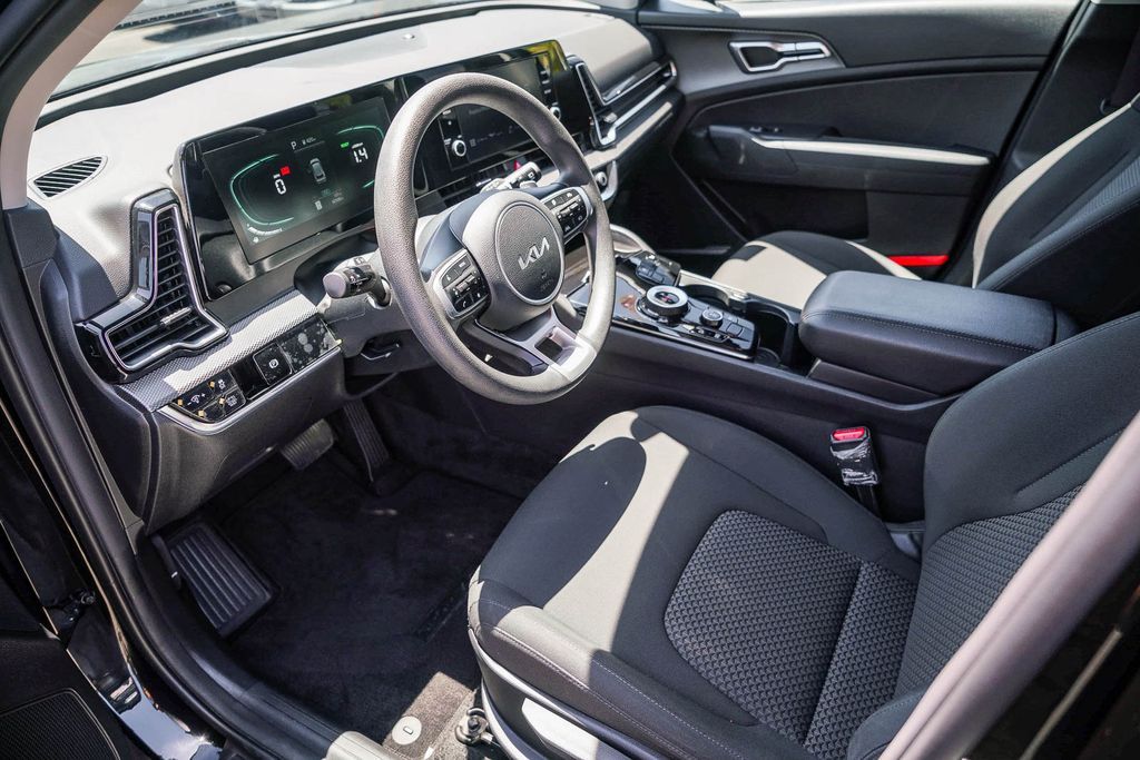 Thumbnail: 2023 Kia Sportage - 9