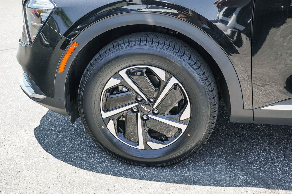 Thumbnail: 2023 Kia Sportage - 5
