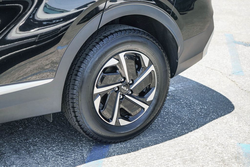 Thumbnail: 2023 Kia Sportage - 21