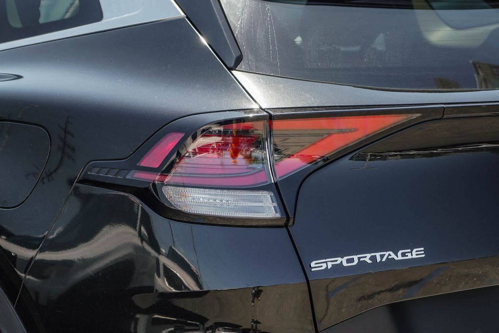 Thumbnail: 2023 Kia Sportage - 19