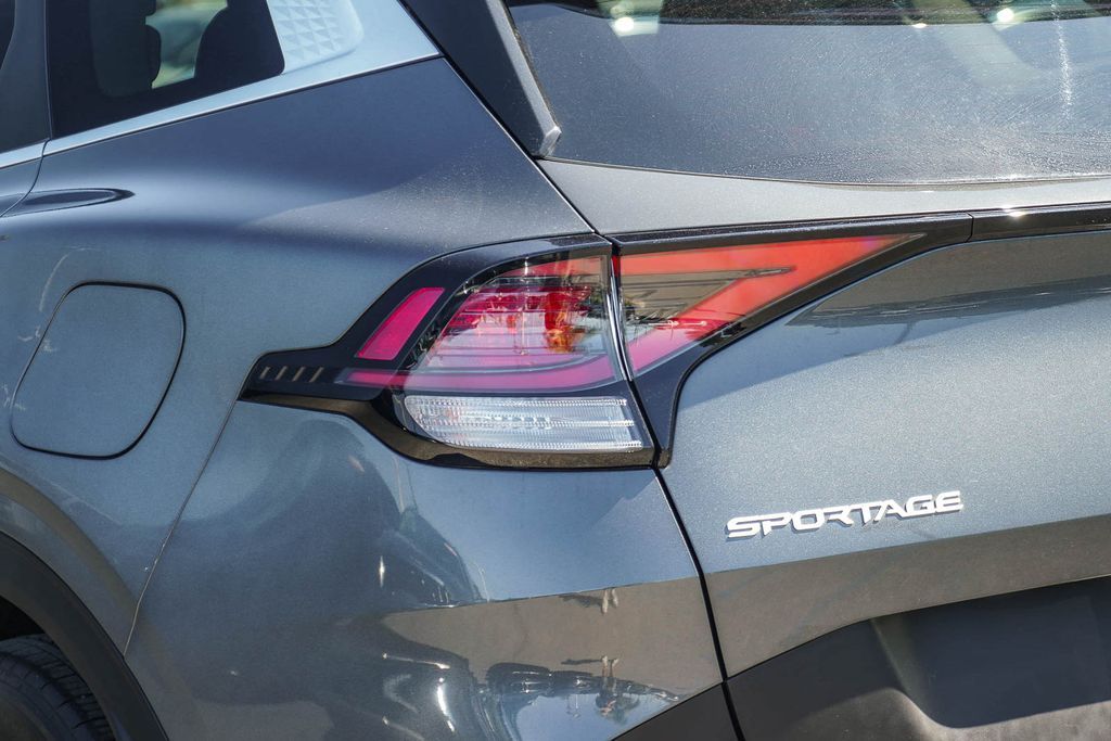 Thumbnail: 2025 Kia Sportage - 19
