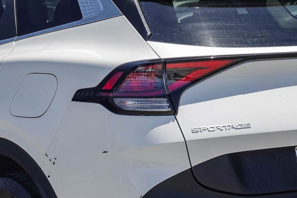 Thumbnail: 2023 Kia Sportage - 18