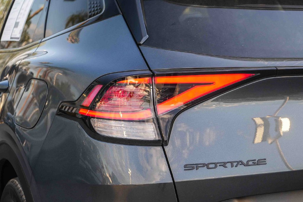 Thumbnail: 2025 Kia Sportage - 21