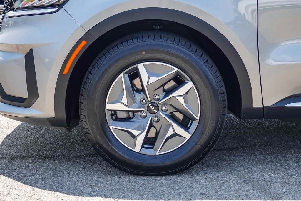 Thumbnail: 2022 Kia Sorento - 7