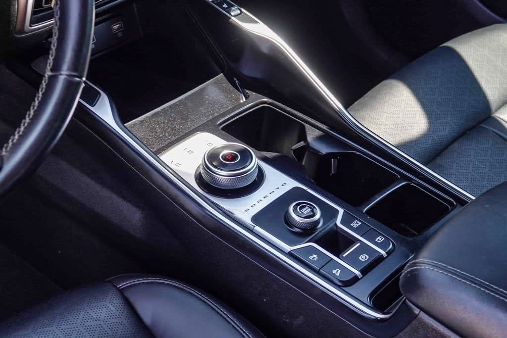 Thumbnail: 2022 Kia Sorento - 13