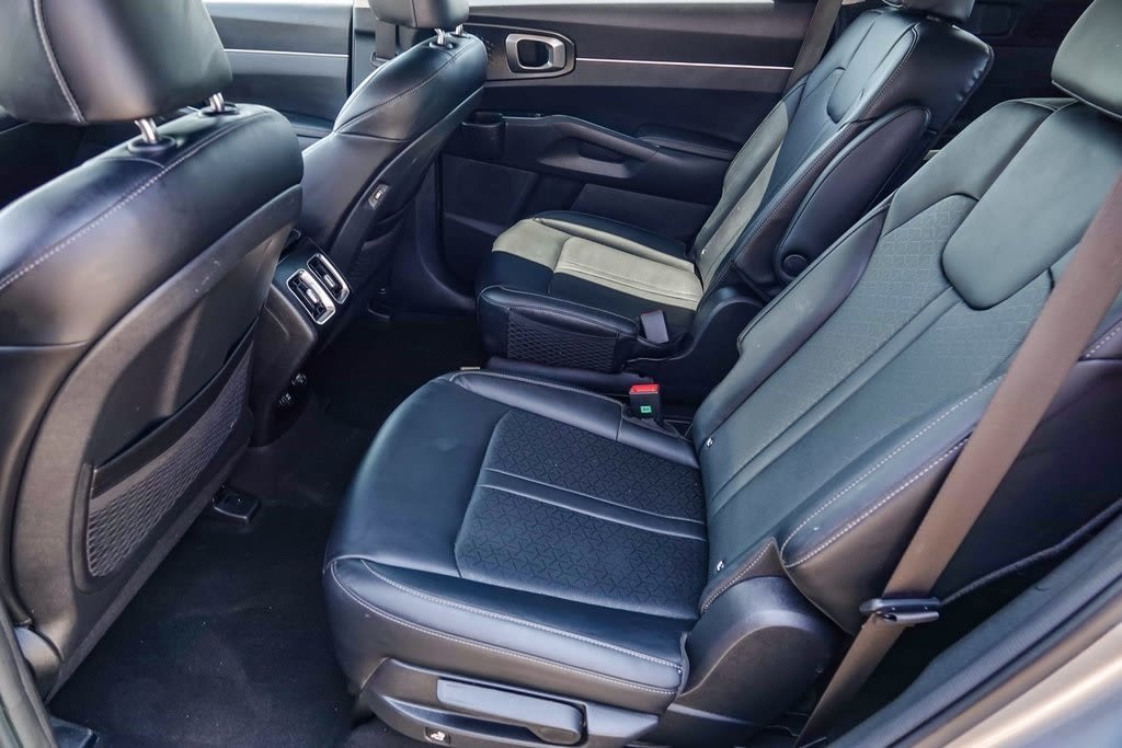 Thumbnail: 2022 Kia Sorento - 11