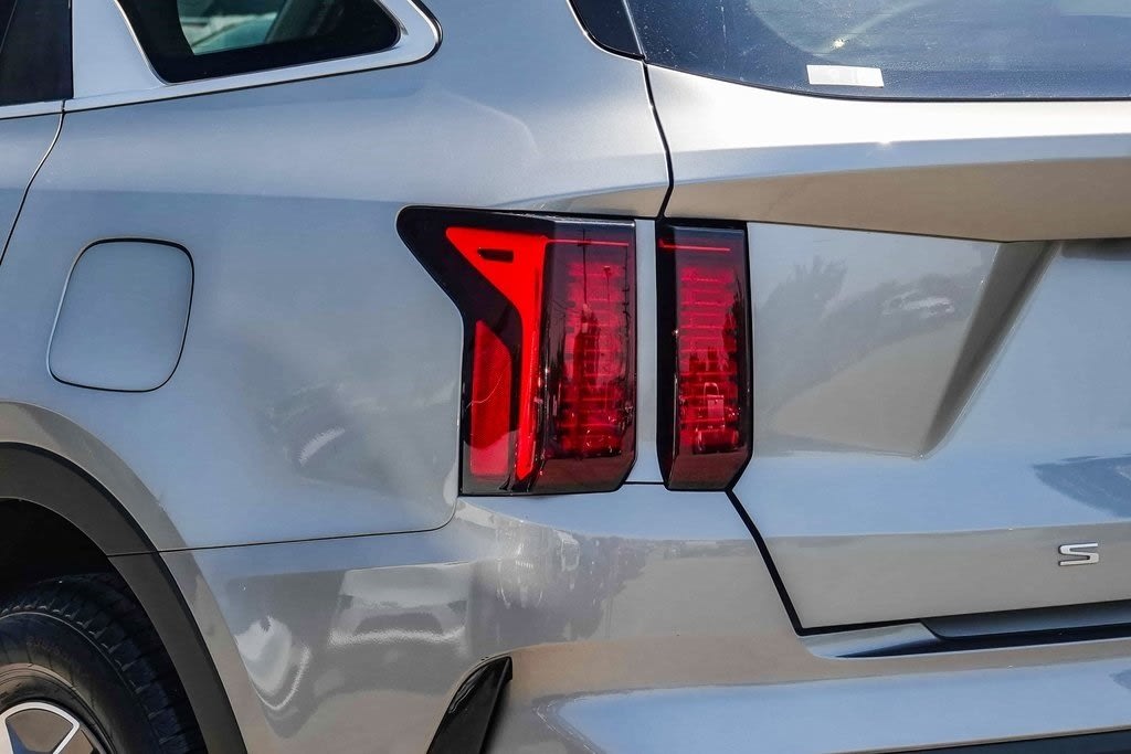 Thumbnail: 2022 Kia Sorento - 18