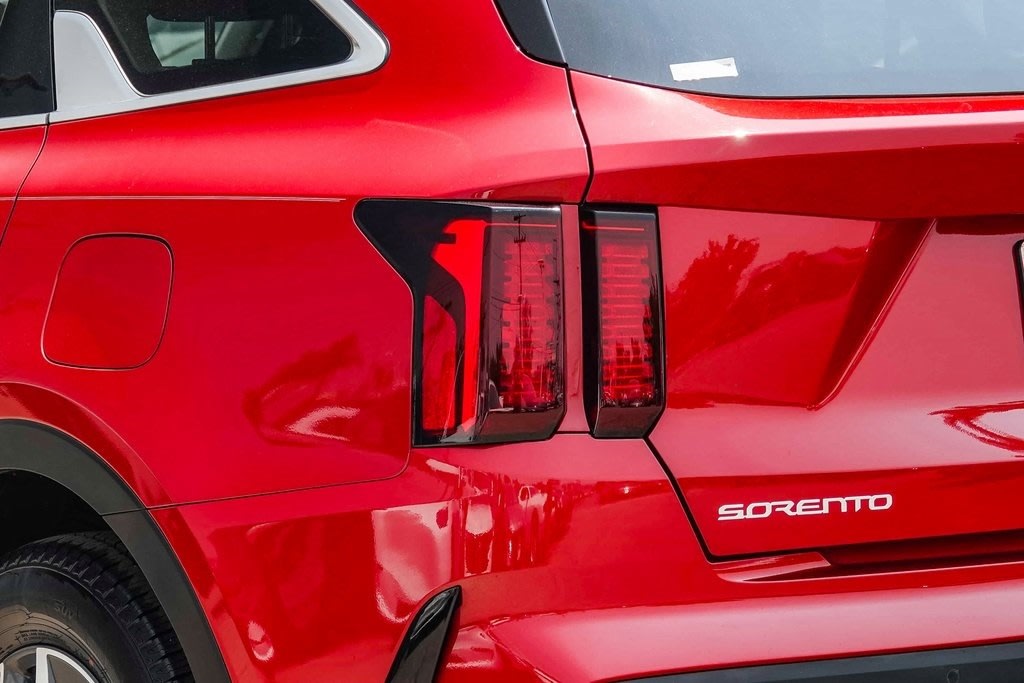 Thumbnail: 2023 Kia Sorento - 19