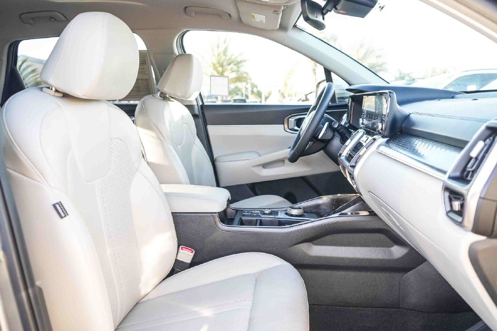 Thumbnail: 2024 Kia Sorento - 9