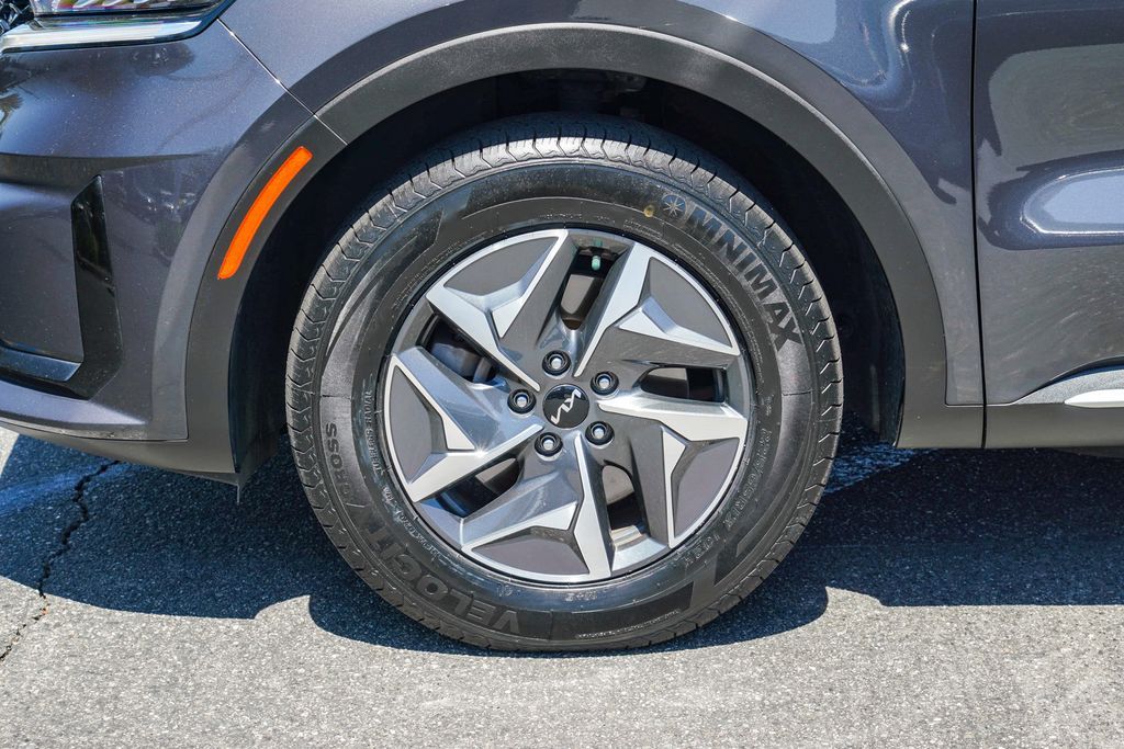 Thumbnail: 2023 Kia Sorento - 21