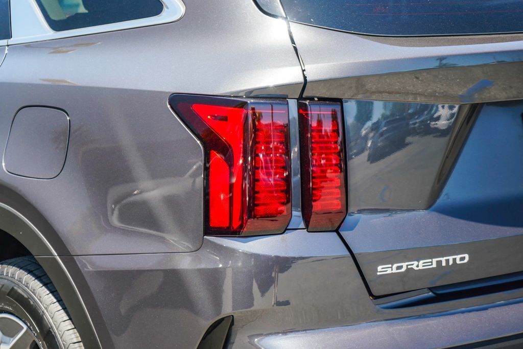 Thumbnail: 2023 Kia Sorento - 19