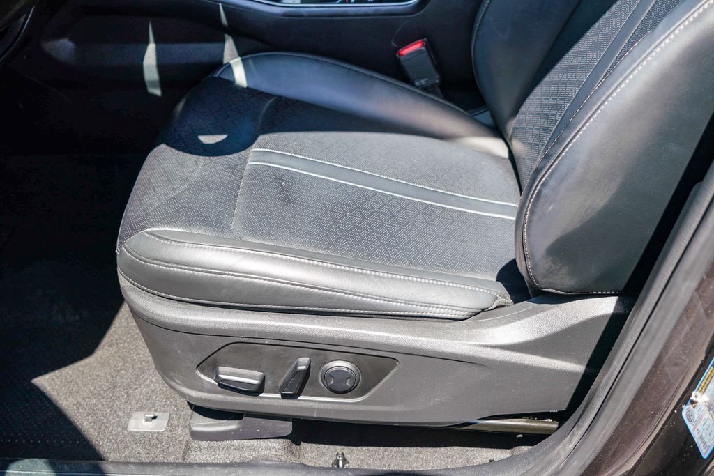 Thumbnail: 2023 Kia Sorento - 24