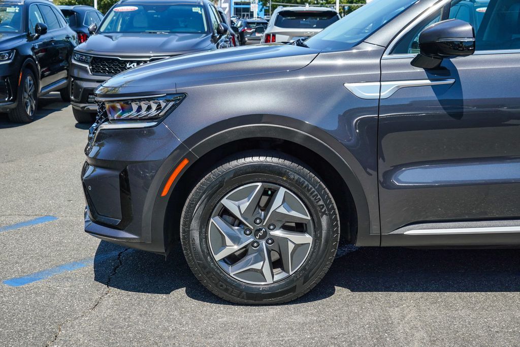 Thumbnail: 2023 Kia Sorento - 6
