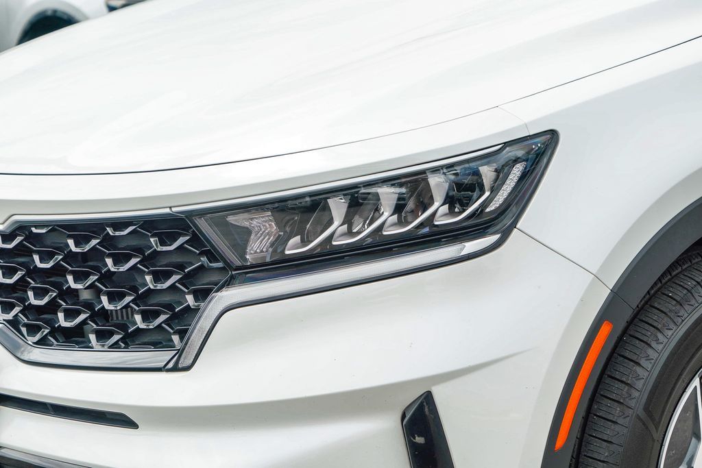 Thumbnail: 2023 Kia Sorento - 18