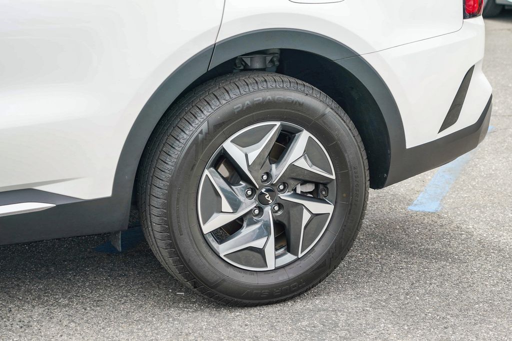 Thumbnail: 2023 Kia Sorento - 19