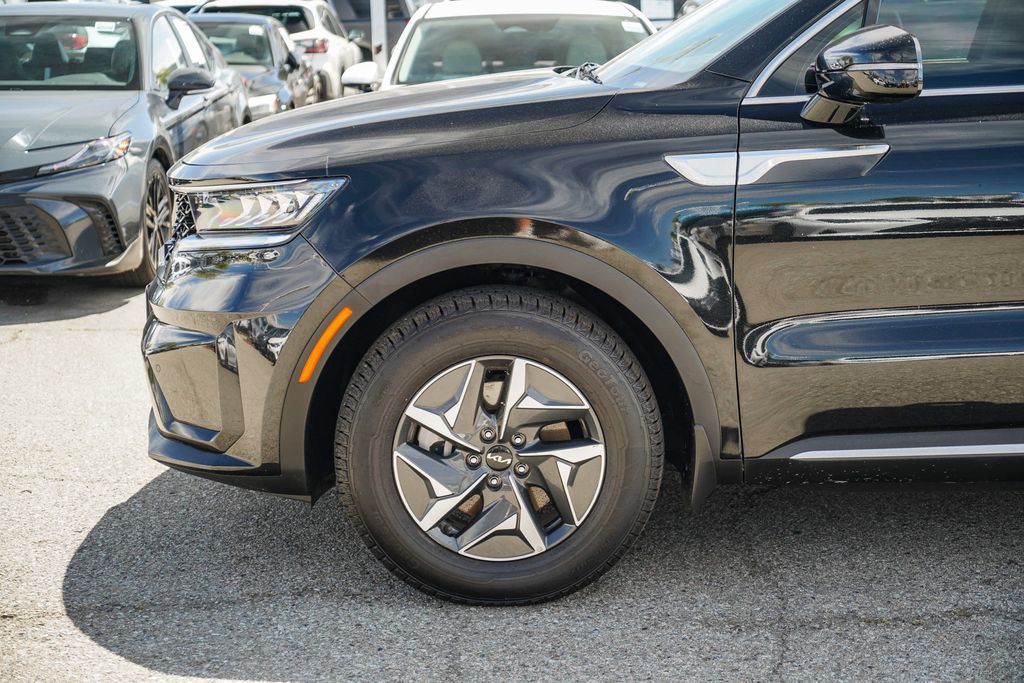 Thumbnail: 2023 Kia Sorento - 6