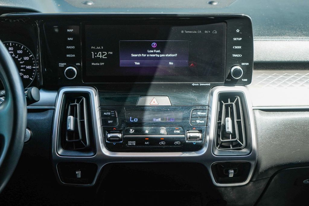 Thumbnail: 2023 Kia Sorento - 12