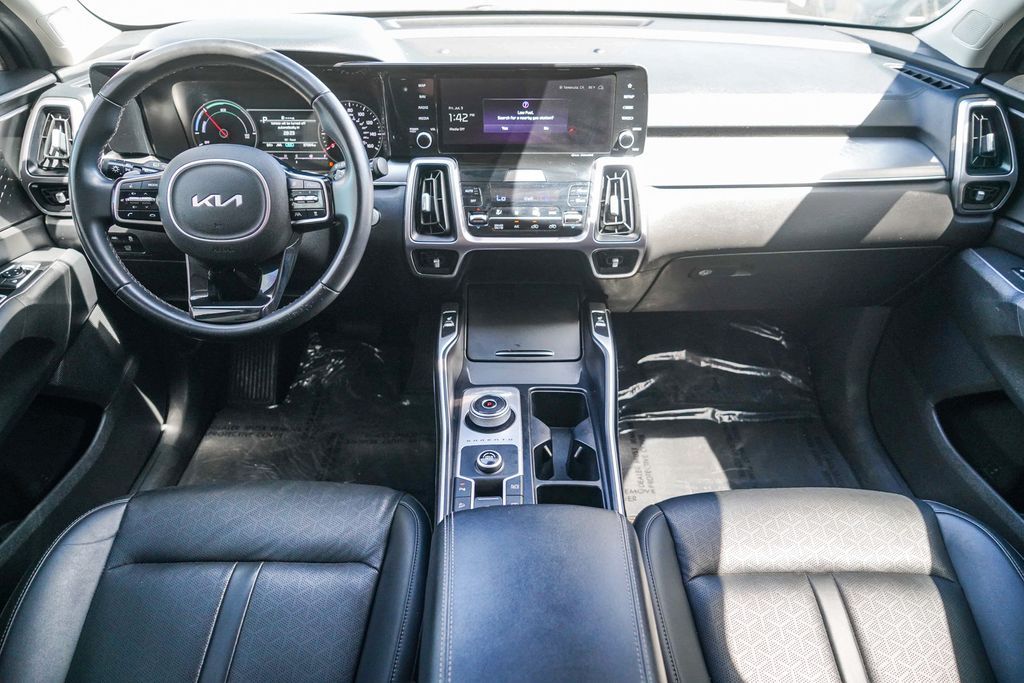 Thumbnail: 2023 Kia Sorento - 2