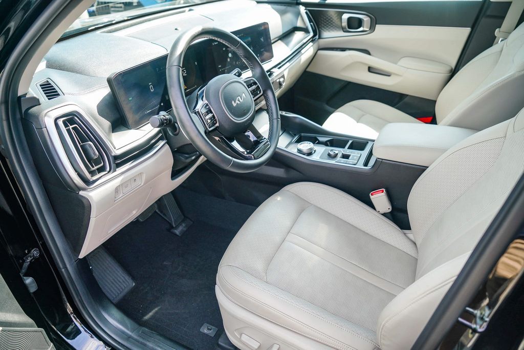 Thumbnail: 2025 Kia Sorento - 9