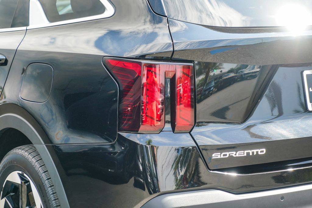 Thumbnail: 2025 Kia Sorento - 18
