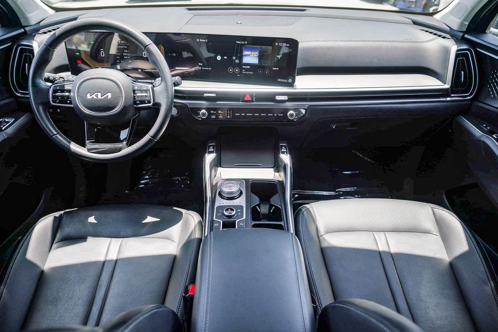 Thumbnail: 2025 Kia Sorento - 2