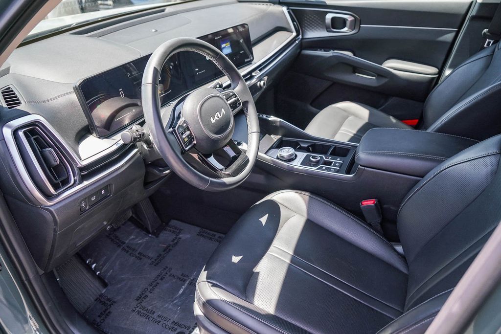 Thumbnail: 2025 Kia Sorento - 9