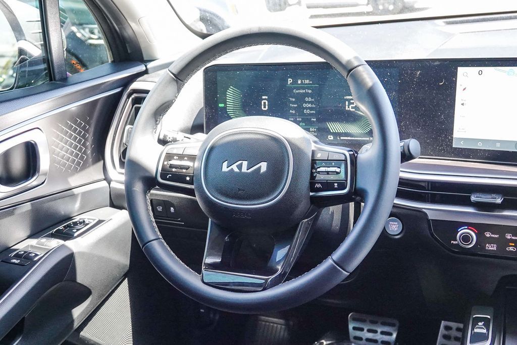 Thumbnail: 2025 Kia Sorento - 8