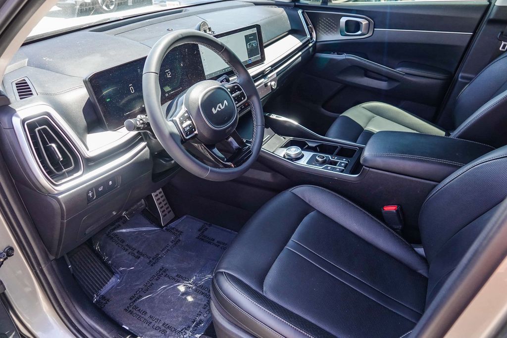 Thumbnail: 2025 Kia Sorento - 10