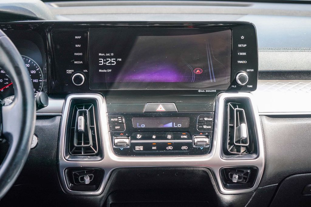 Thumbnail: 2023 Kia Sorento - 11