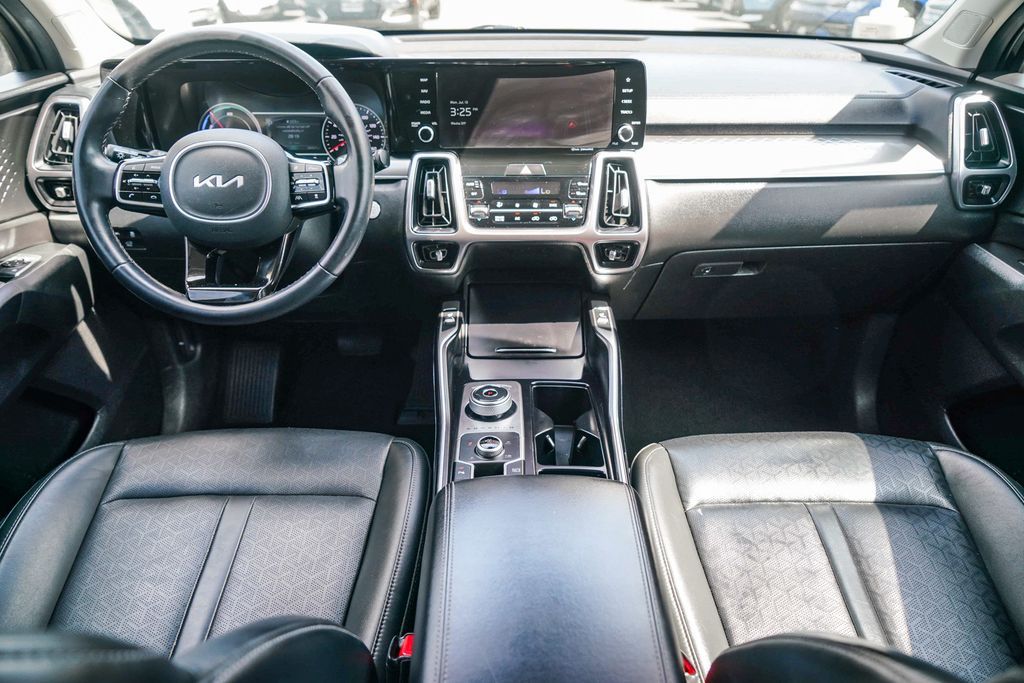 Thumbnail: 2023 Kia Sorento - 2