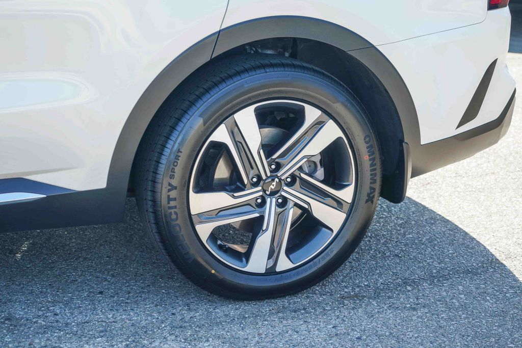 Thumbnail: 2022 Kia Sorento - 22