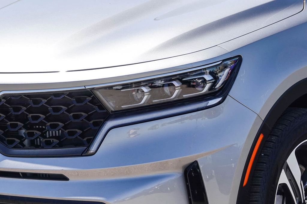 Thumbnail: 2023 Kia Sorento - 20