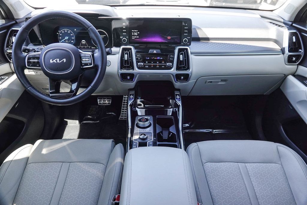 Thumbnail: 2023 Kia Sorento - 2