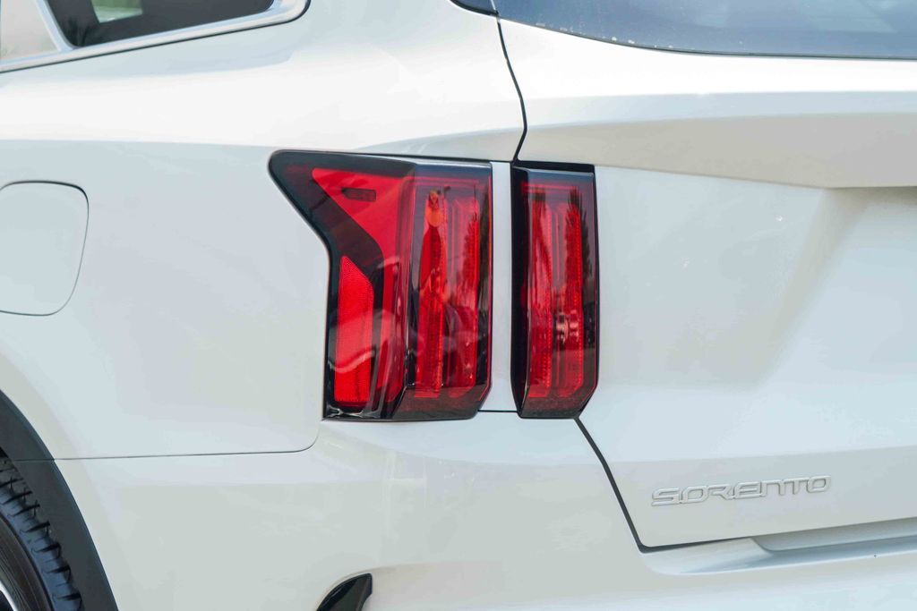Thumbnail: 2023 Kia Sorento - 19