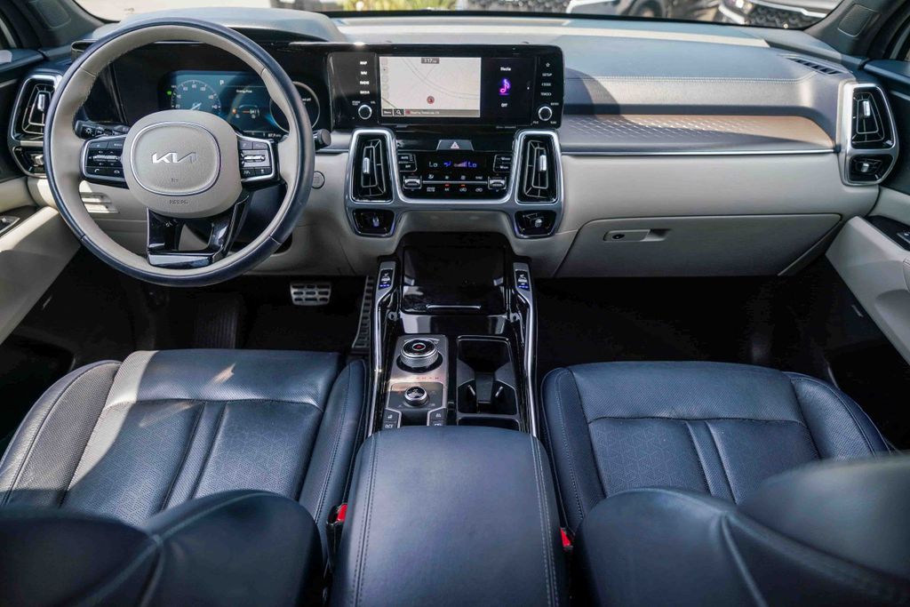 Thumbnail: 2023 Kia Sorento - 2