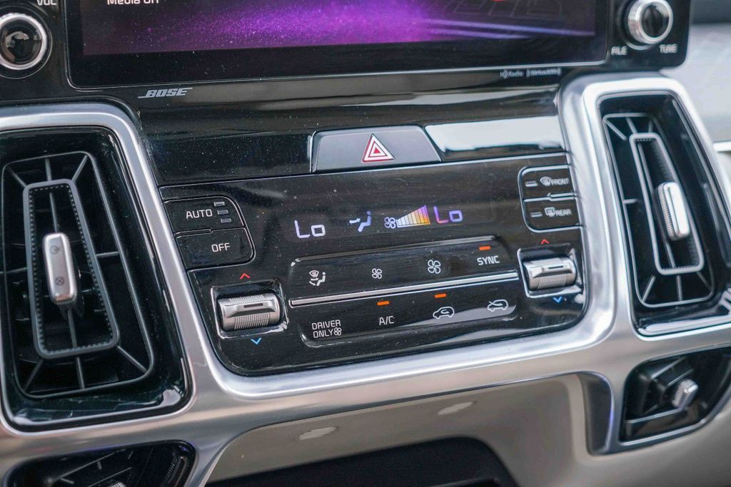 Thumbnail: 2022 Kia Sorento - 25