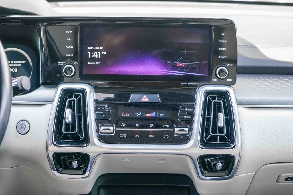 Thumbnail: 2022 Kia Sorento - 12