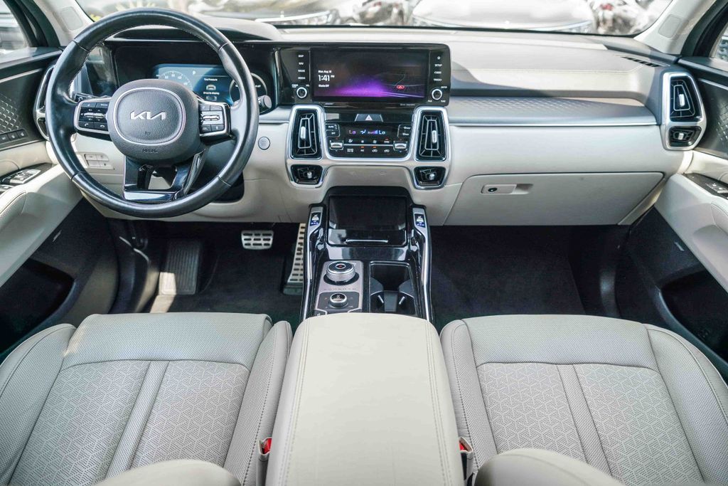 Thumbnail: 2022 Kia Sorento - 2