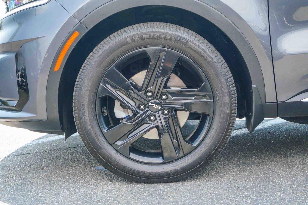 Thumbnail: 2022 Kia Sorento - 6