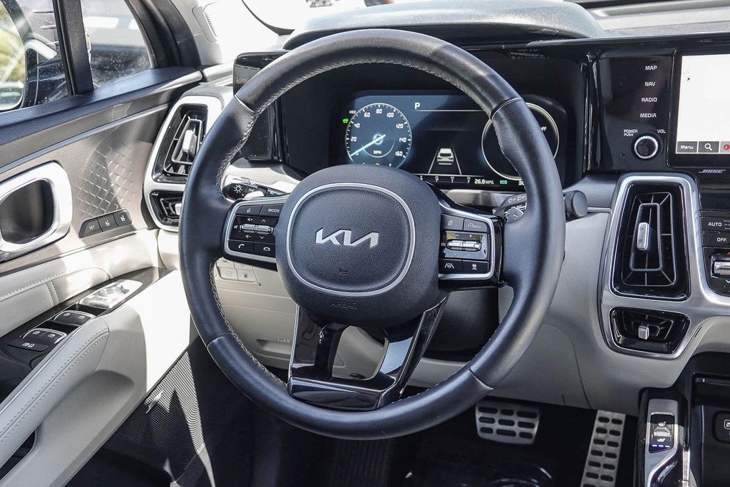 Thumbnail: 2023 Kia Sorento - 5
