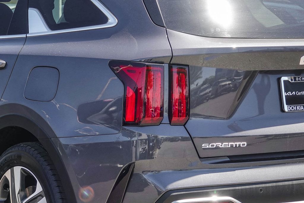 Thumbnail: 2023 Kia Sorento - 16