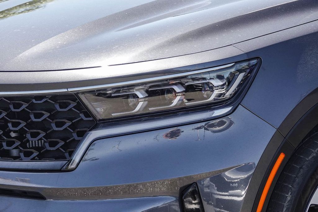 Thumbnail: 2023 Kia Sorento - 17