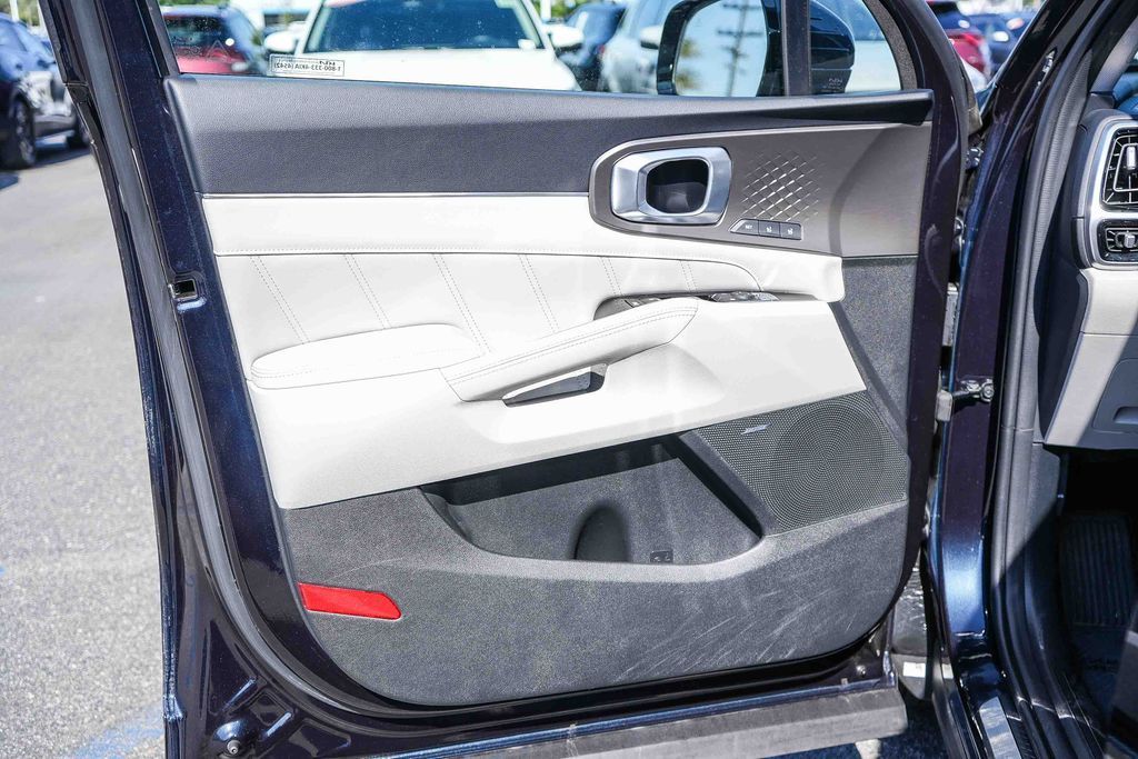 Thumbnail: 2024 Kia Sorento - 24