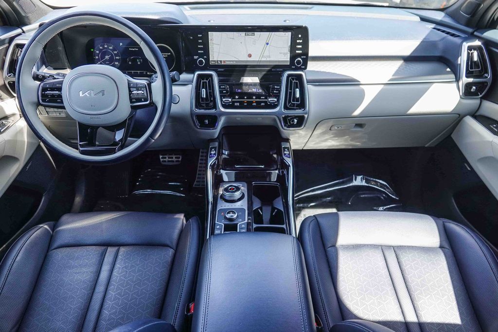 Thumbnail: 2023 Kia Sorento - 2
