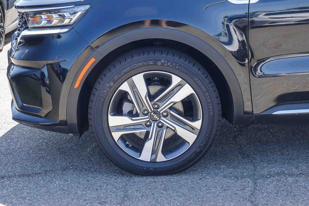 Thumbnail: 2023 Kia Sorento - 6