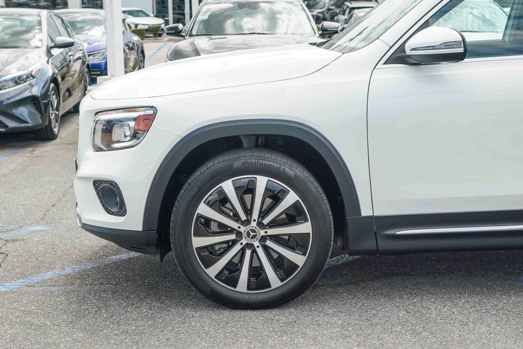 Thumbnail: 2022 Mercedes-Benz GLB - 6